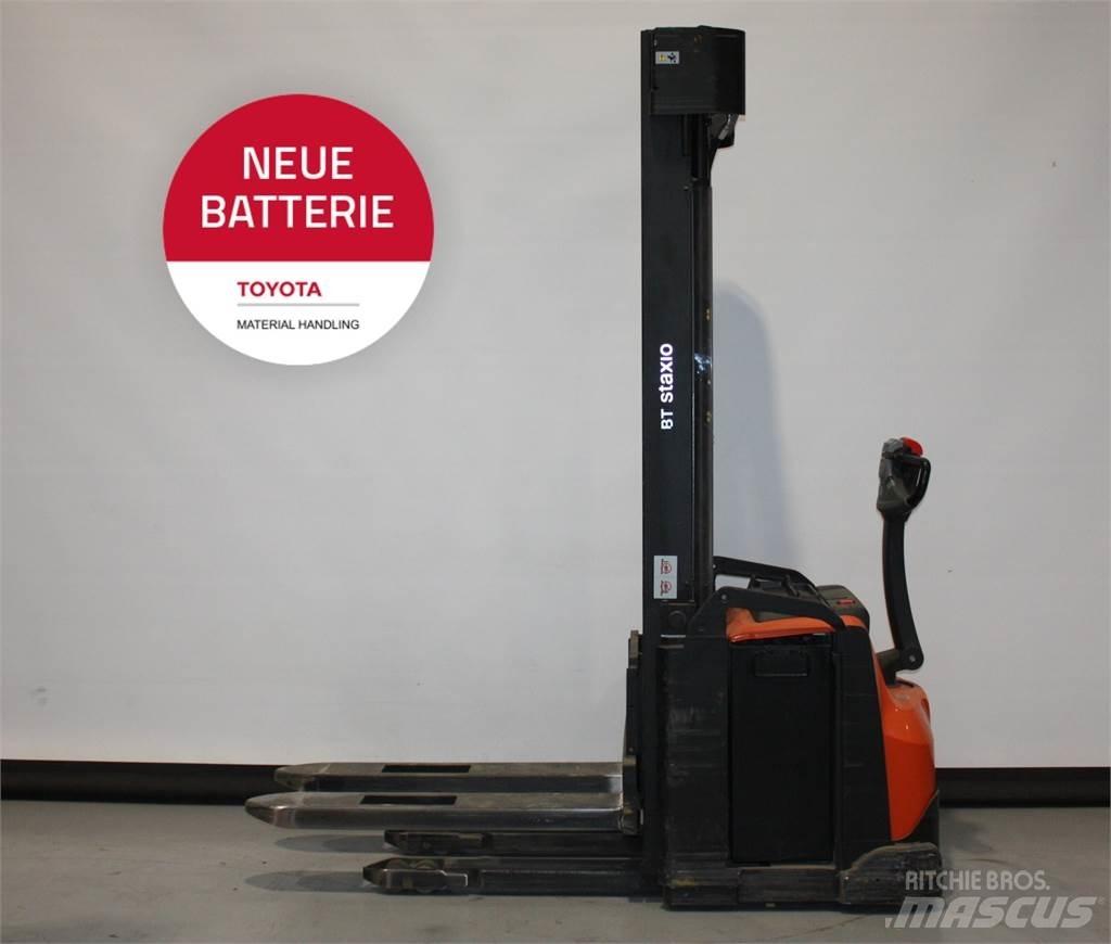 Toyota SWE160 Колички високоповдигачи с теглич