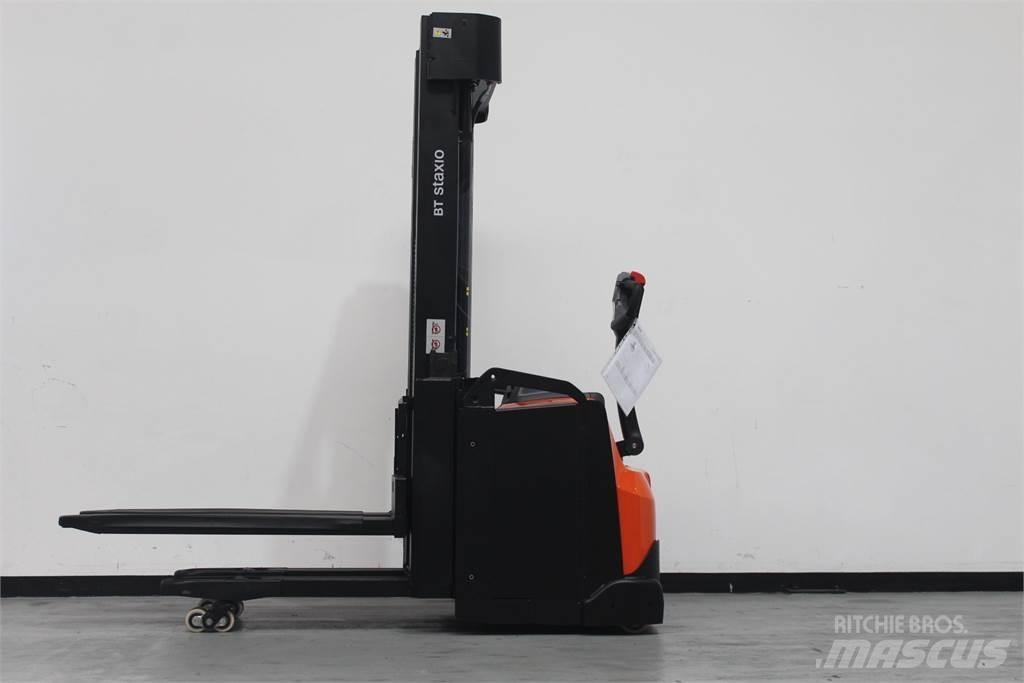 Toyota SWE160L Колички високоповдигачи с теглич
