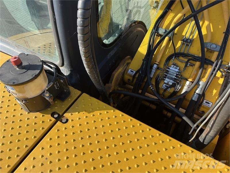 JCB JS220LC Верижен екскаватор