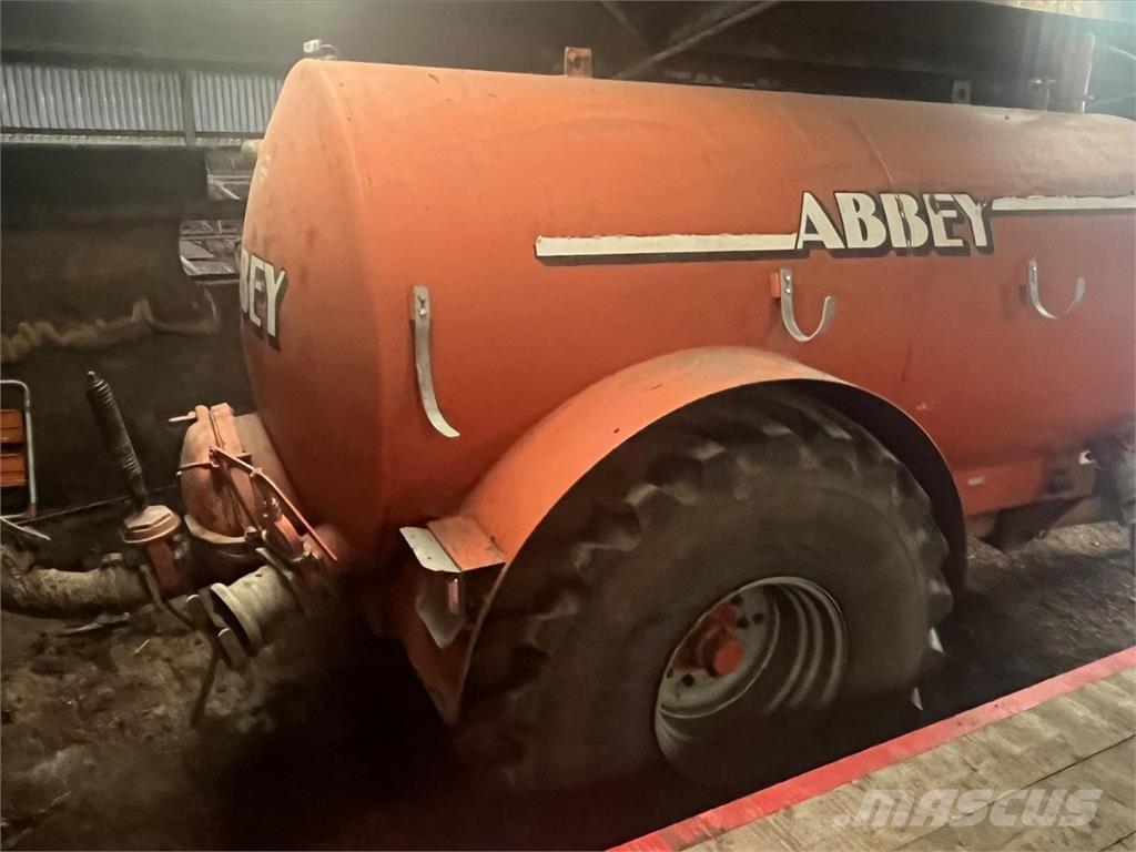Abbey 2000VT Напоителни системи