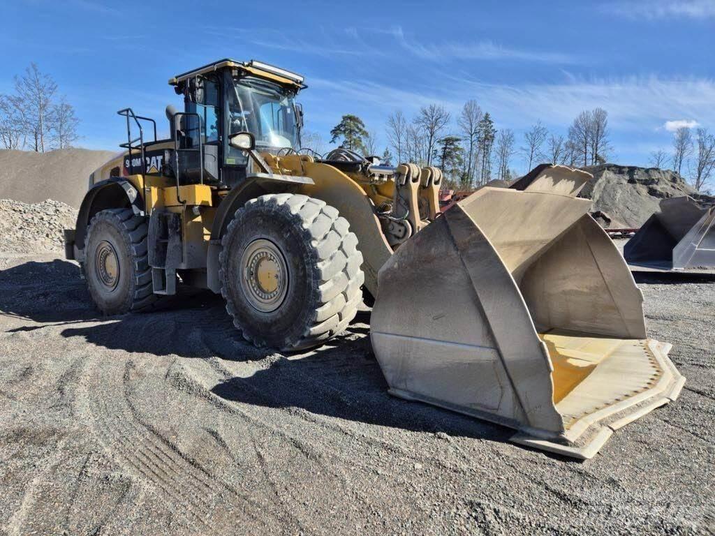 CAT 980M Колесни товарачи
