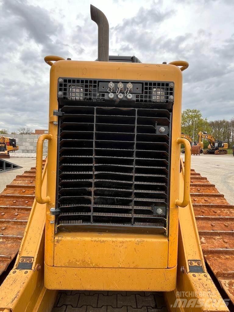 CAT D6N XL Верижни булдозери
