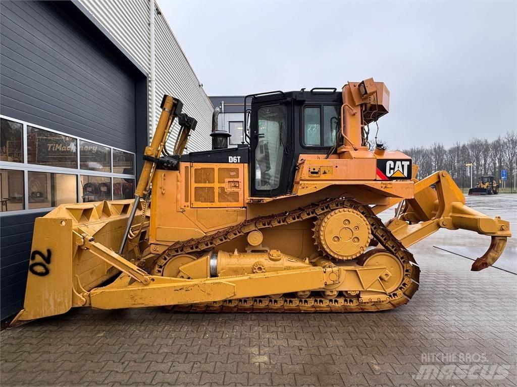 CAT D6T Верижни булдозери
