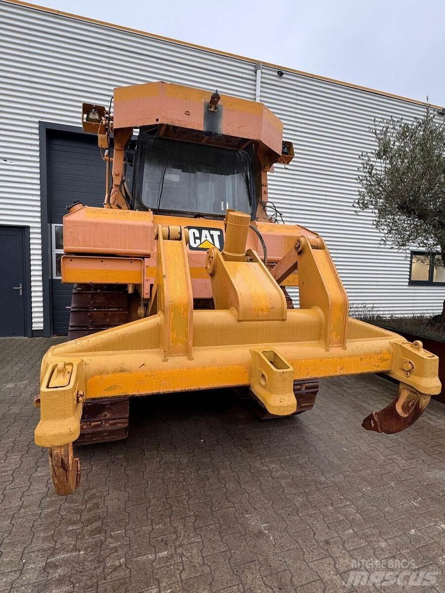CAT D6T Верижни булдозери
