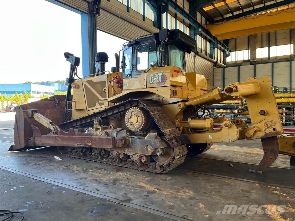 CAT D8T Верижни булдозери
