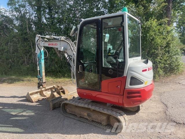 Takeuchi TB230 Средни екскаватори 7т - 12т