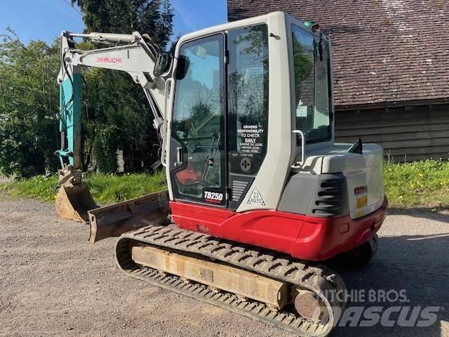 Takeuchi TB250 Средни екскаватори 7т - 12т