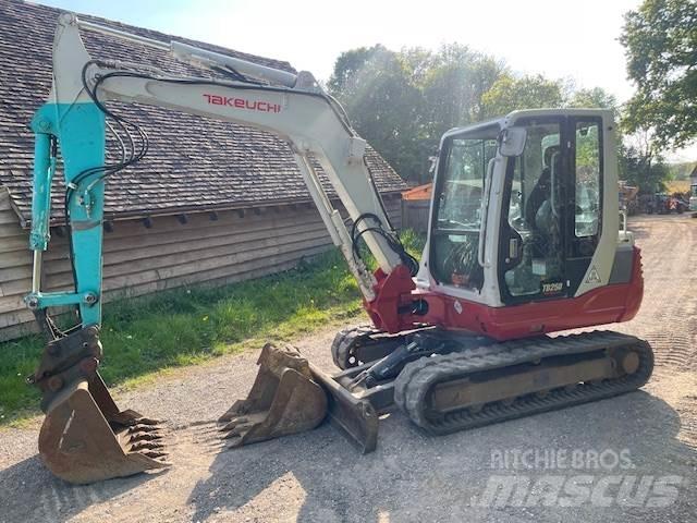 Takeuchi TB250 Средни екскаватори 7т - 12т