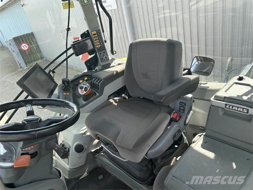 CLAAS AXION 870 Трактори