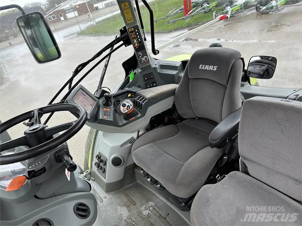 CLAAS AXION 930 Трактори