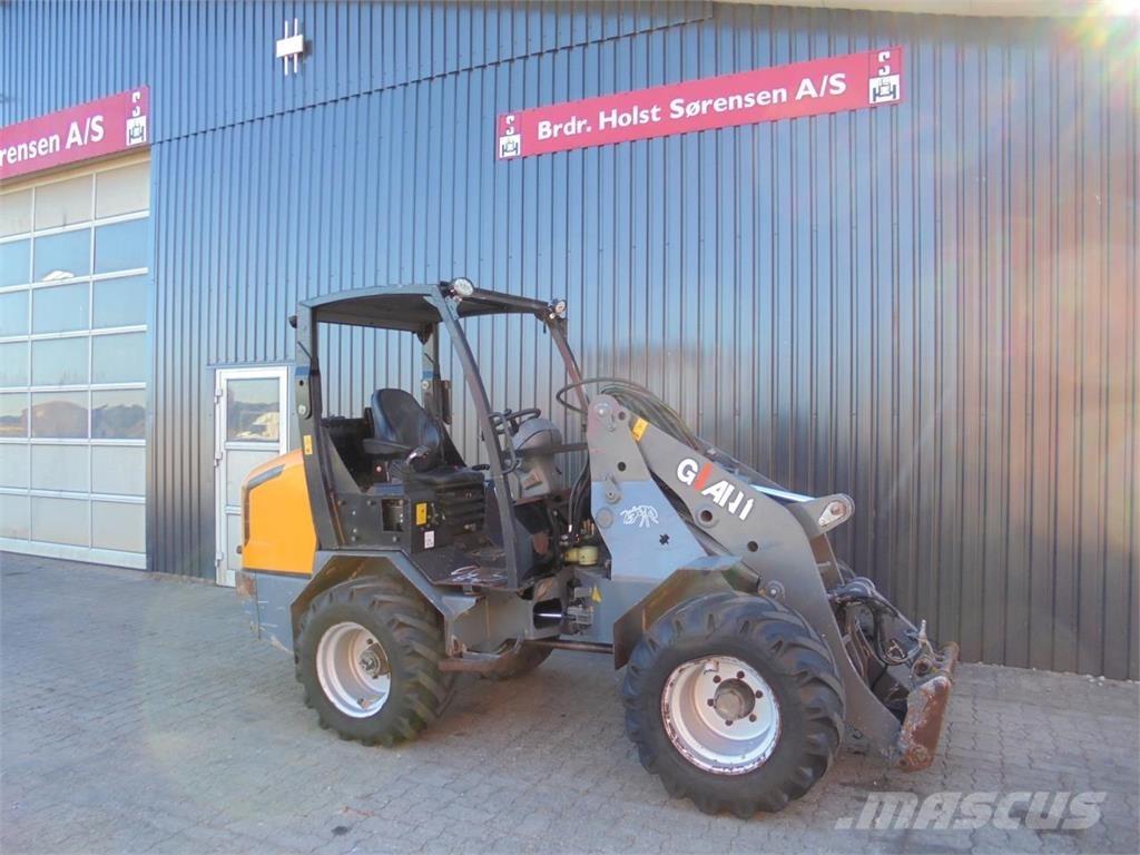 GiANT 5003 Мини товарачи