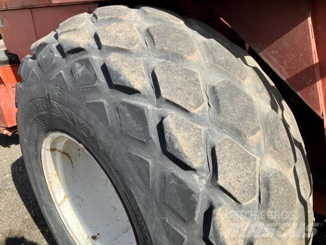 Hesston 4900 Балопреси квадратни
