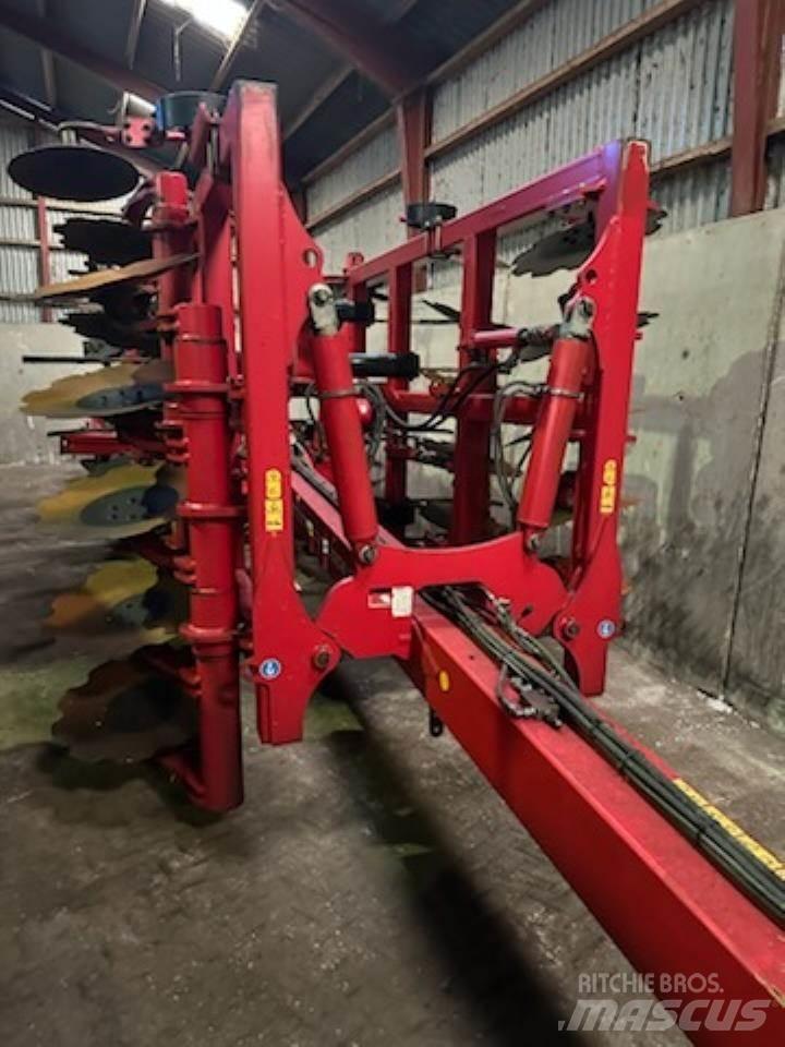 Horsch TIGER 4 MT Дискови брани