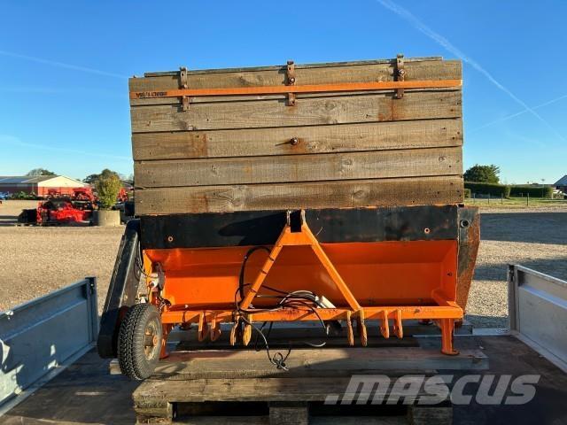 Hydromann 300 Разстилачки на пясък и сол