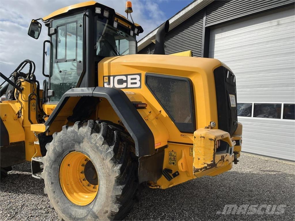 JCB 427 HT Колесни товарачи