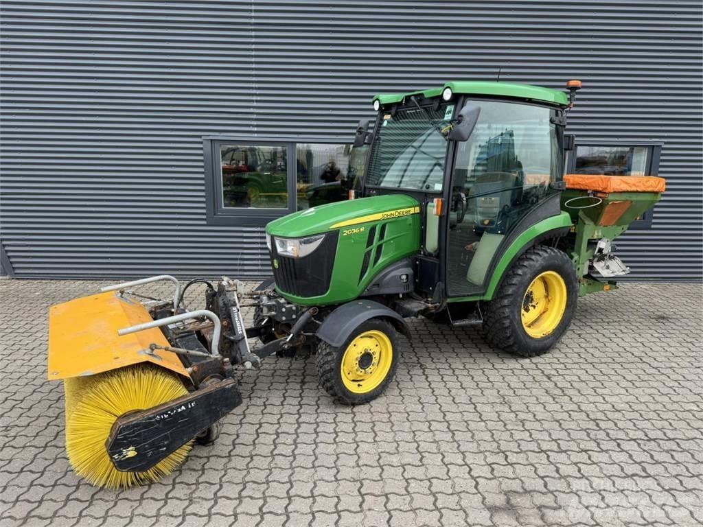 John Deere 2036R Компактни трактори