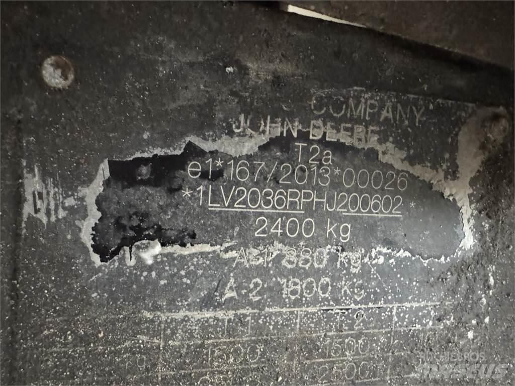 John Deere 2036R Компактни трактори