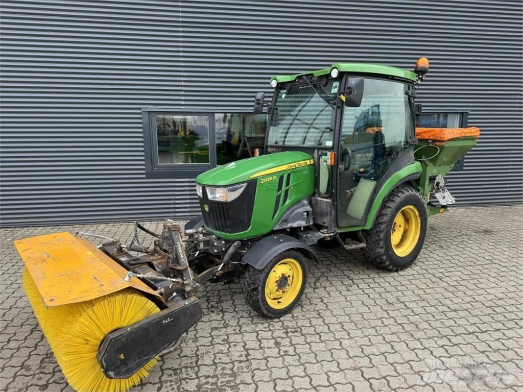 John Deere 2036R Компактни трактори