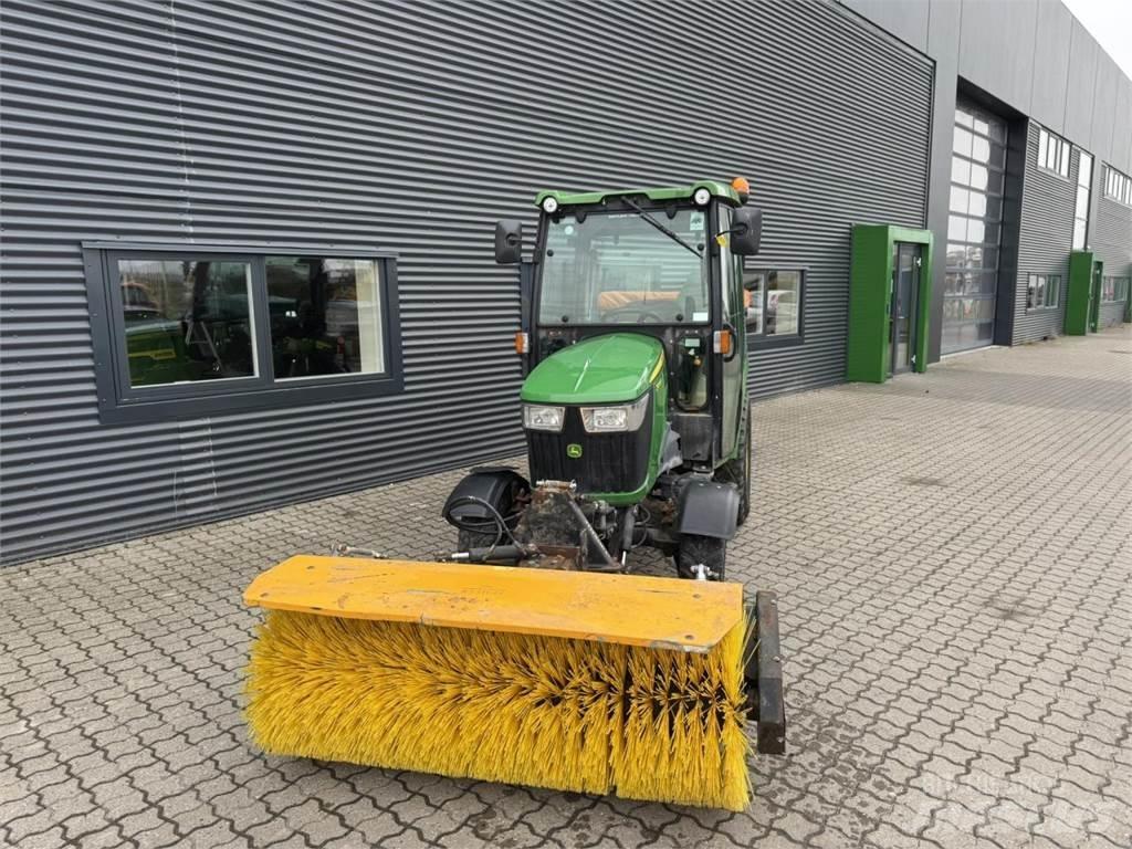 John Deere 2036R Компактни трактори