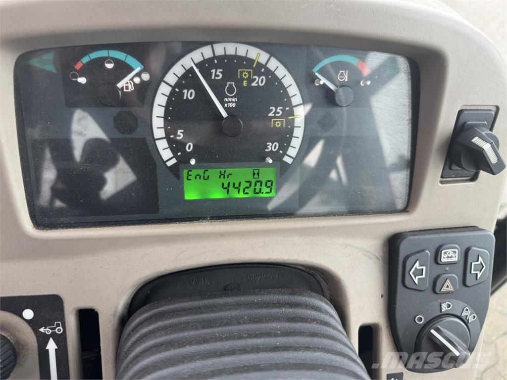 John Deere 3045R Компактни трактори