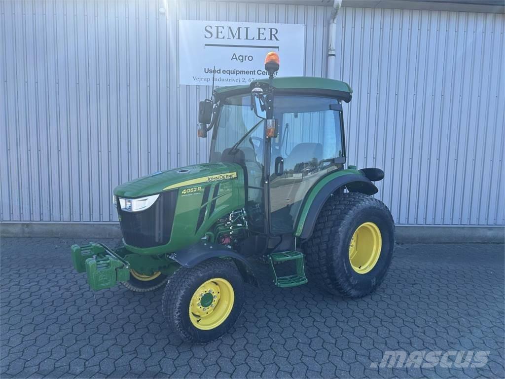 John Deere 4052R Компактни трактори