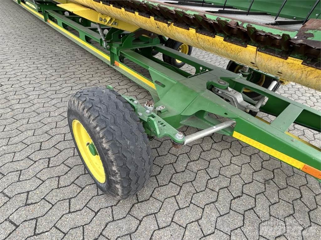 John Deere 640D Глави за комбайн