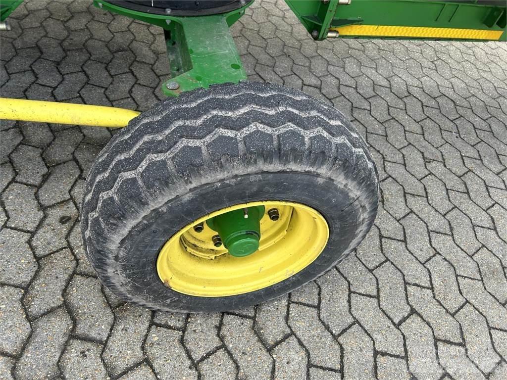 John Deere 640D Глави за комбайн