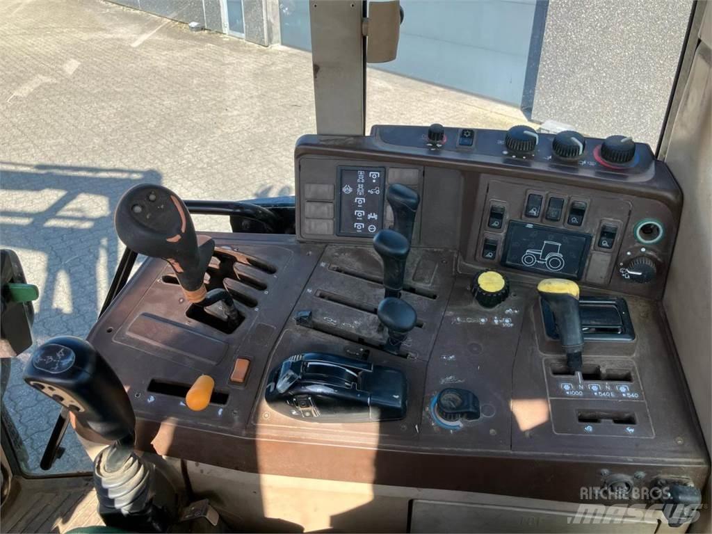 John Deere 6810 Трактори
