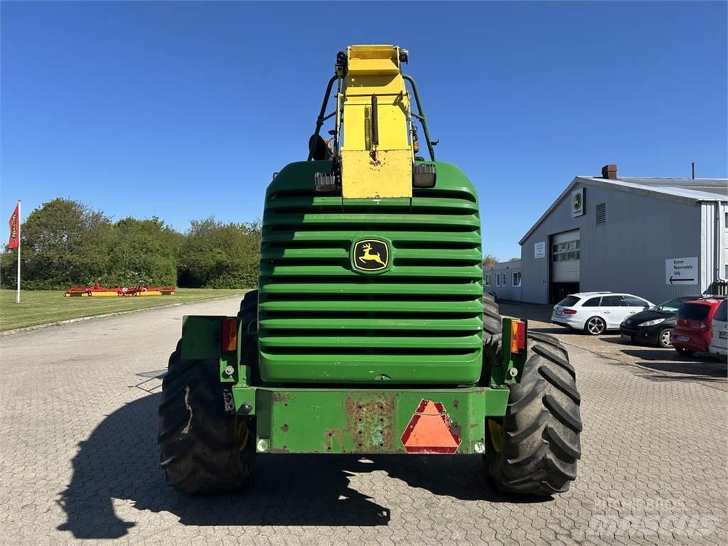 John Deere 7400 Фуражни комбайни