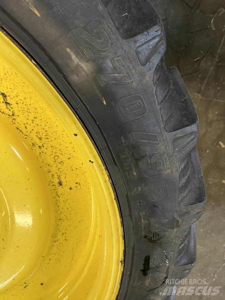 John Deere 740I Прикачни пръскачки
