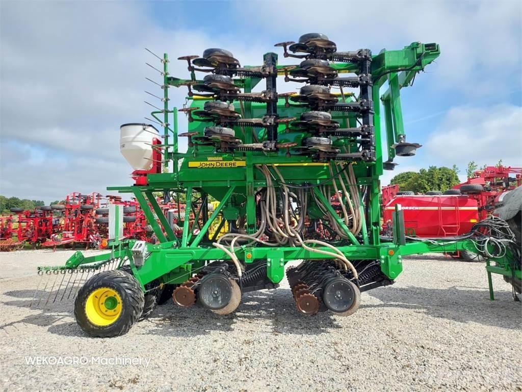 John Deere 750 A Редосеялки