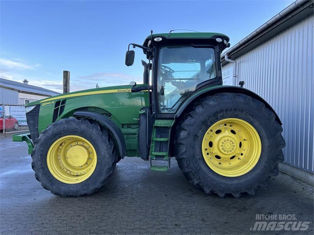 John Deere 8345R Трактори