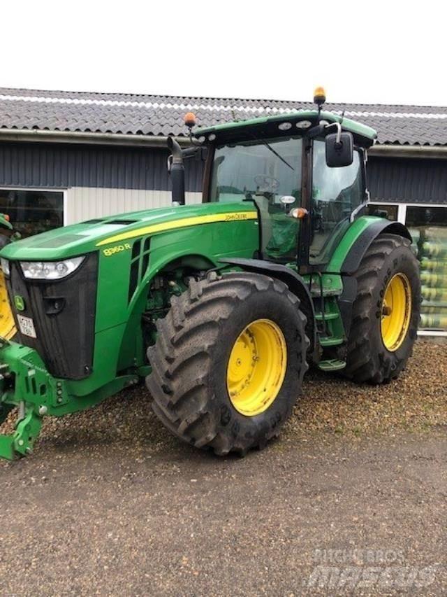 John Deere 8360R Трактори