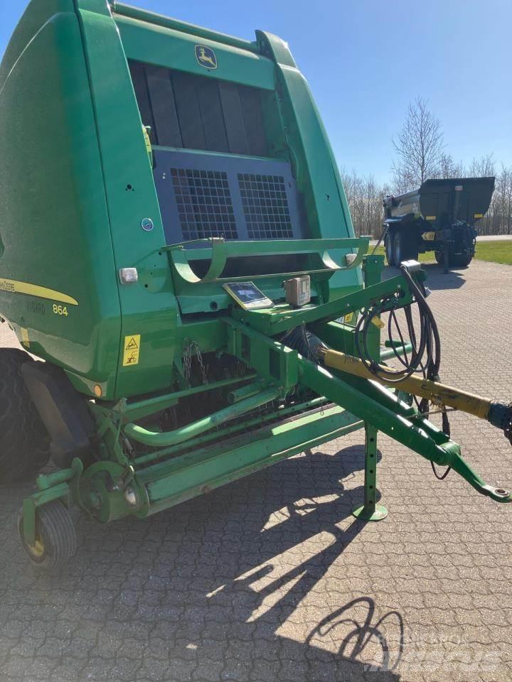 John Deere 864 Сламопреси за кръгли бали

