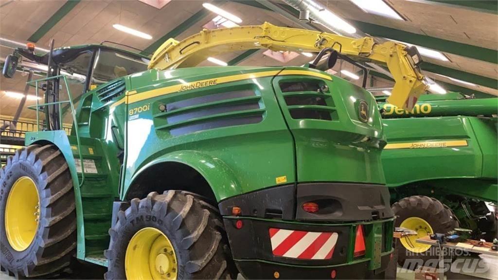 John Deere 8700 Фуражни комбайни
