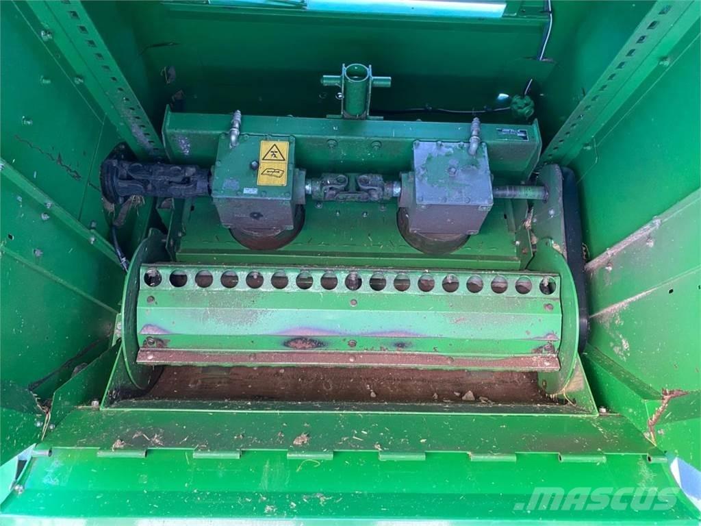 John Deere C670 Комбайни