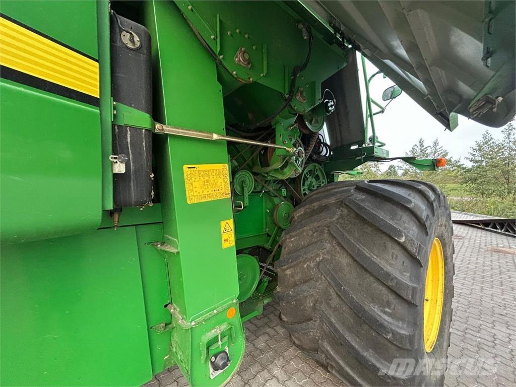 John Deere C670I Комбайни