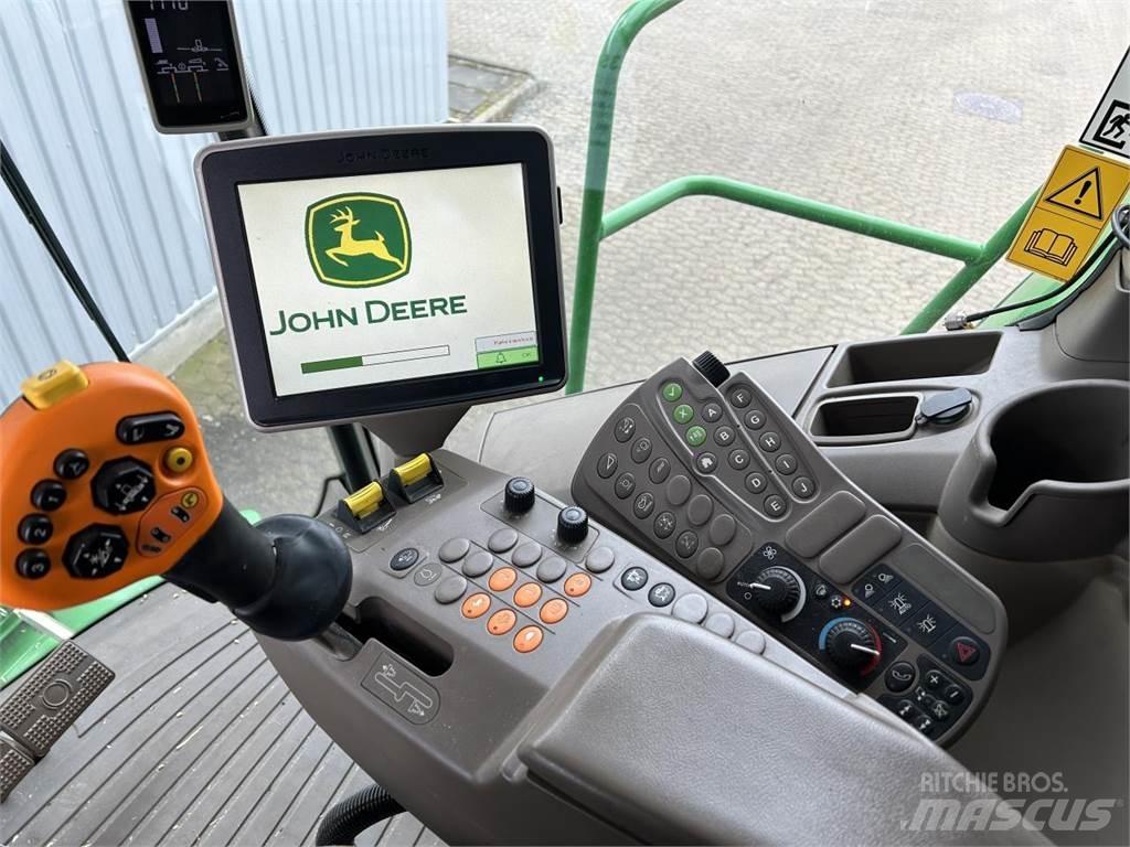 John Deere S690 Комбайни