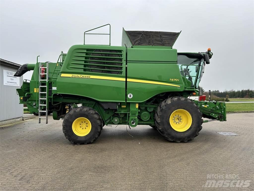 John Deere T670 Комбайни