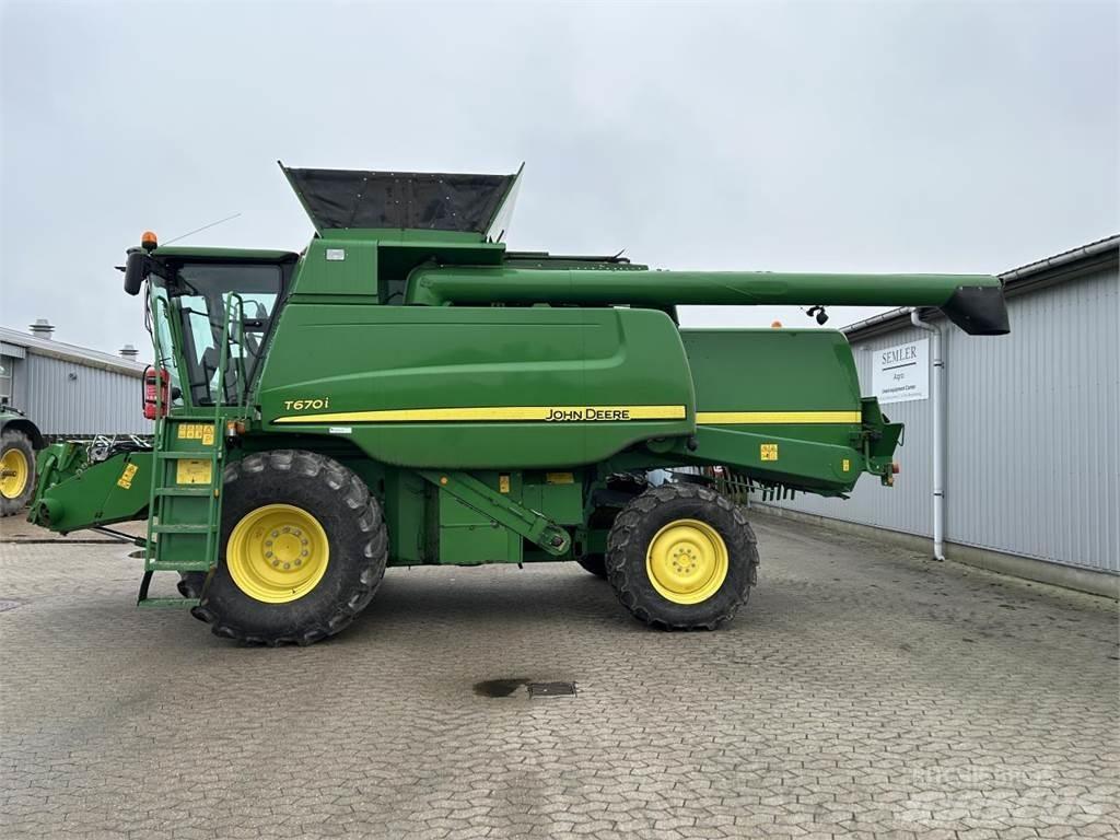 John Deere T670 Комбайни