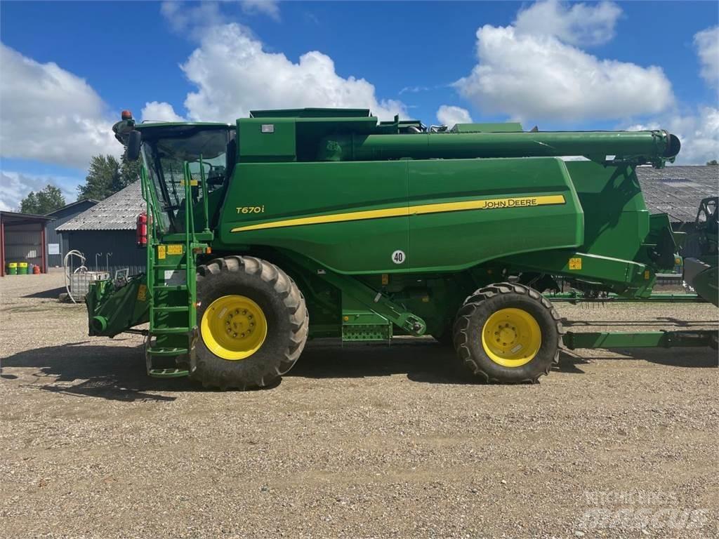 John Deere T670I Комбайни