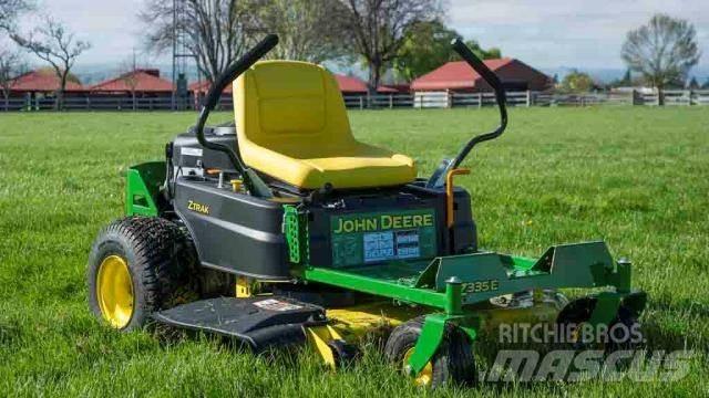 John Deere Z315E Компактни трактори