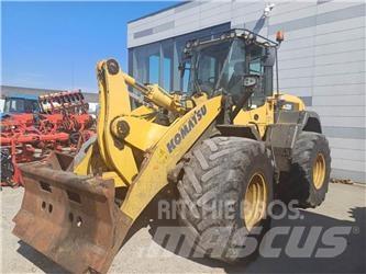 Komatsu W320 Колесни товарачи