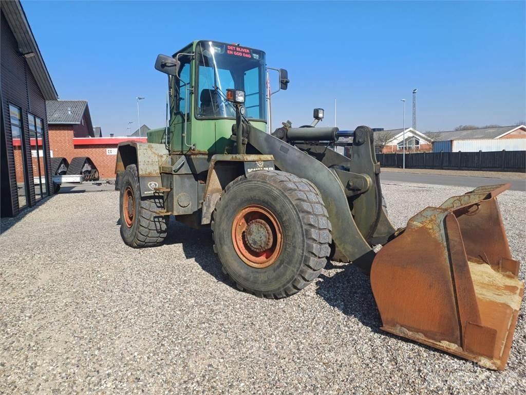 Komatsu WA270 Колесни товарачи