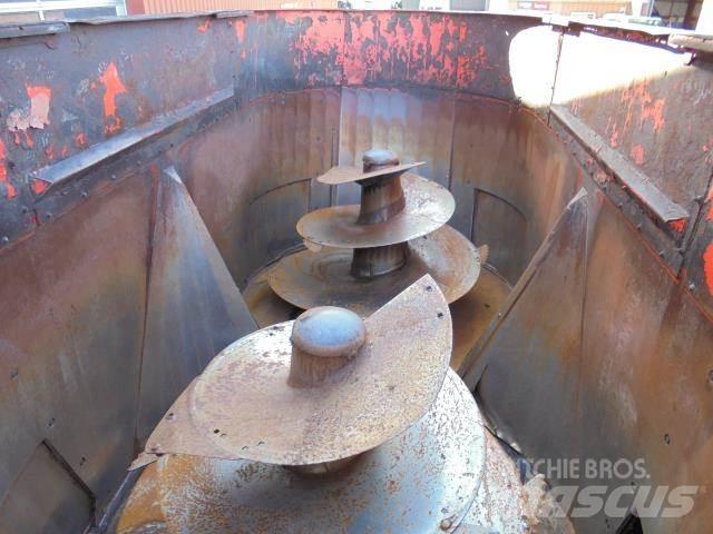 Kuhn 45 M3 Фуражни платформи
