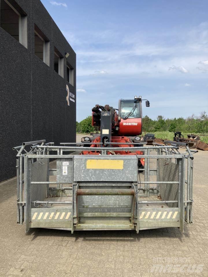 Manitou MRT2540 Телескопични товарачи
