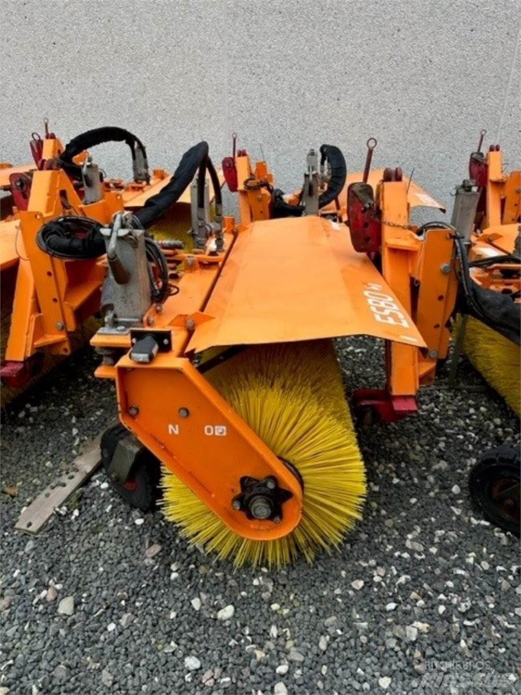 Nesbo HF1600S Автоматични метачки с четки