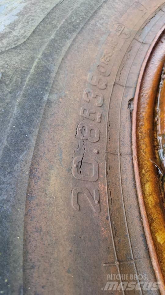 Schaad 20.8R38 Колелета/Гуми