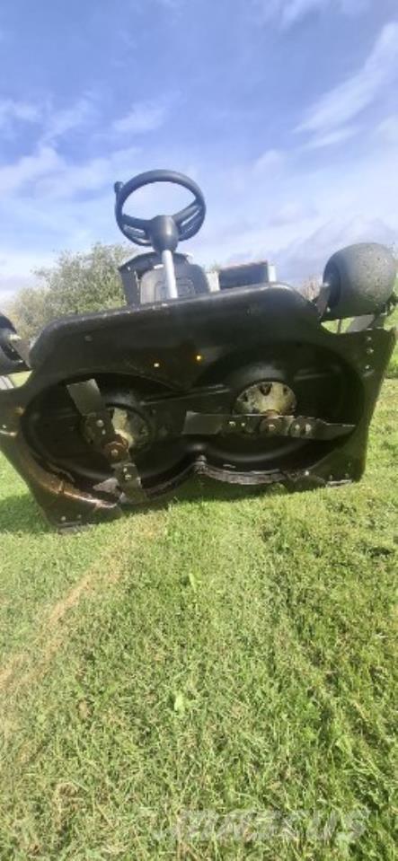 Stiga 320 Компактни трактори