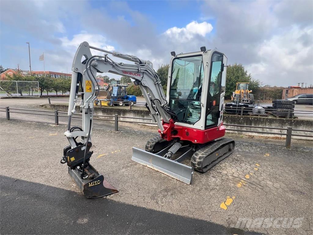 Takeuchi TB325R Мини екскаватори < 7 т
